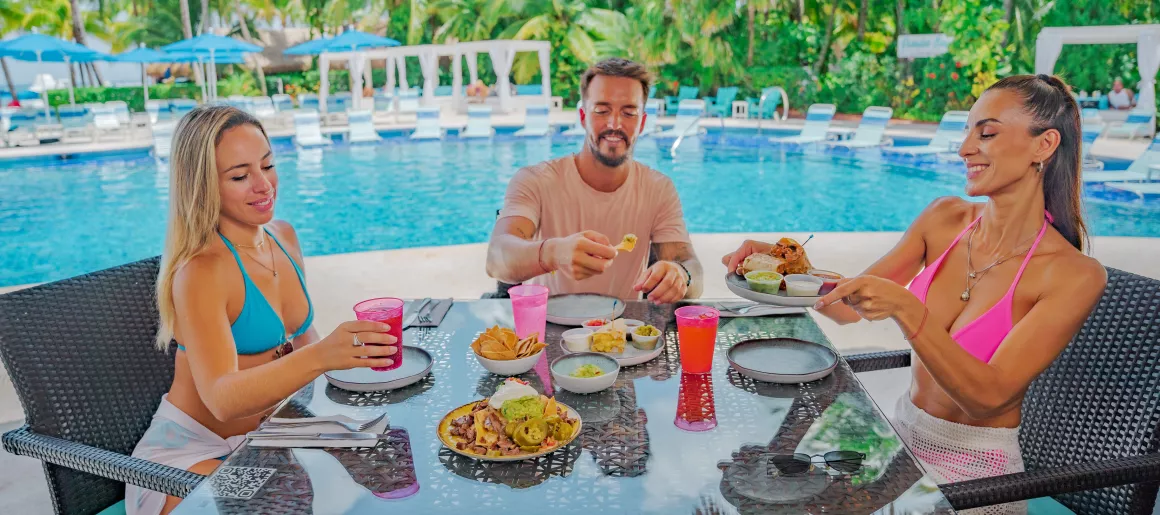 Poolside dining Cozumel Paradise Beach