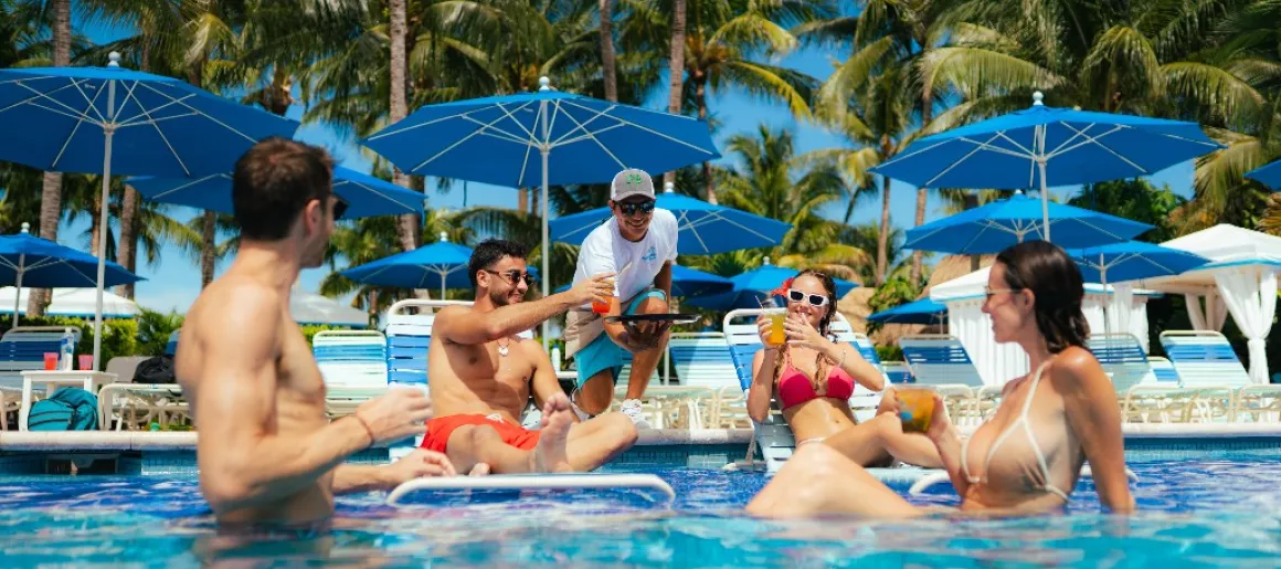 Biggest heated pool on Cozumel