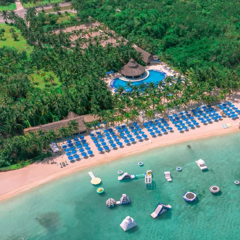 Vista aerea de club de playa Paradise Beach Cozumel