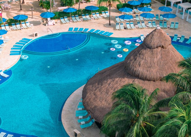 Biggest beach club heated pool Cozumel