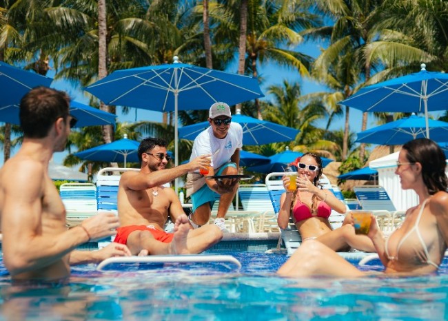 Biggest heated pool on Cozumel